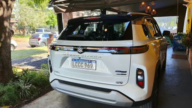 SUZUKI GRAND VITARA HYBRID 4X4 - foto 2